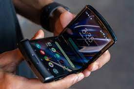 New Motorola Razr Leak Reveals Impressive Outer Display: A Game-Changer in Smartphone Design?