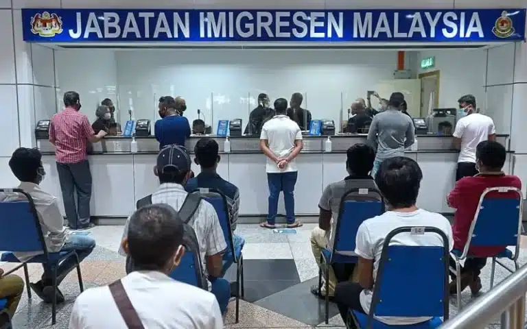 Immigration Department Launches Online-Only Passport Collection Offices Pilot Program